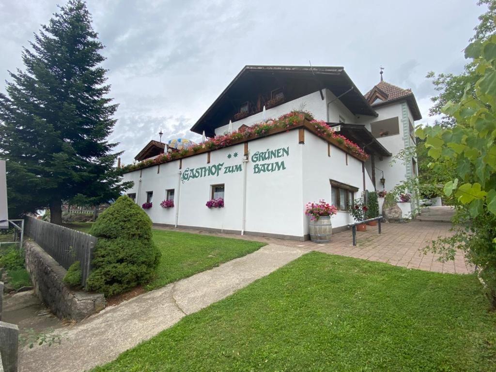 Gasthof Zum Gruenen Baum Verano Екстериор снимка